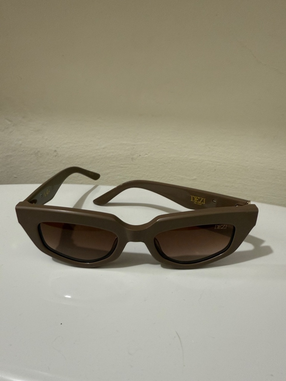 DEZI Brown Matte Rectangular Women’s Sunglasses